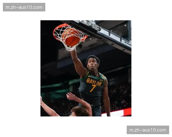 76人新秀腰部酸痛 埃奇科姆伤退需接受进一步评估 76人新秀腰部酸痛 埃奇科姆伤退需接受进一步评估